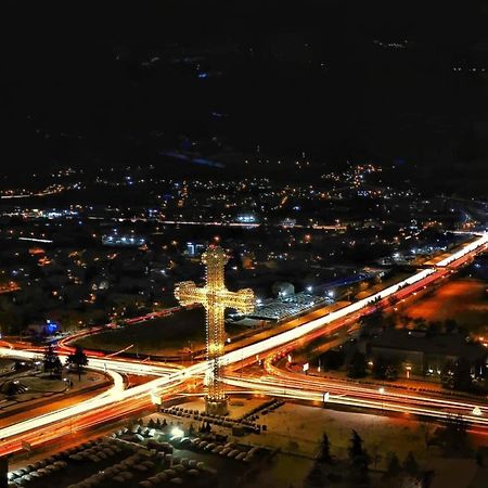 Merdz Spa & Fitness Sky Apartment Skopje Bagian luar foto